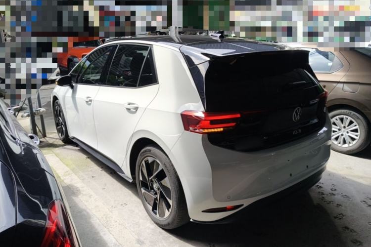 Used Volkswagen ID.3 2024 Intelligent Edition Rear Left 45 Deg