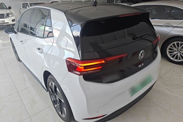 Used Volkswagen ID.3 2024 Outstanding Edition Rear Left 45 Deg