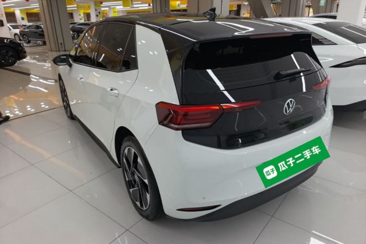 Used Volkswagen ID.3 2024 Outstanding Edition Rear Left 45 Deg