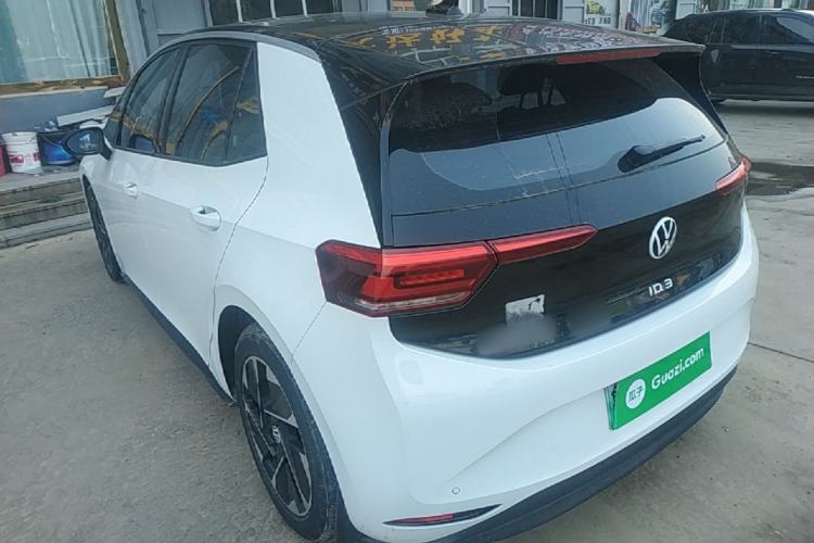 Used Volkswagen ID.3 2024 Outstanding Edition Rear Left 45 Deg