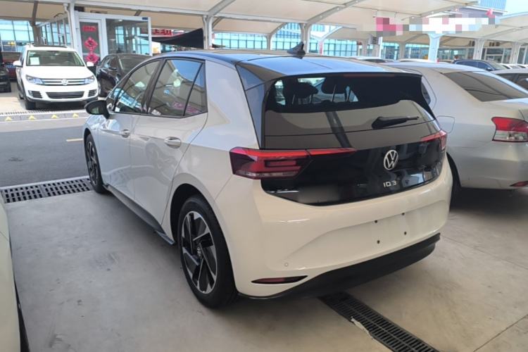 Used Volkswagen ID.3 2024 Outstanding Edition Rear Left 45 Deg