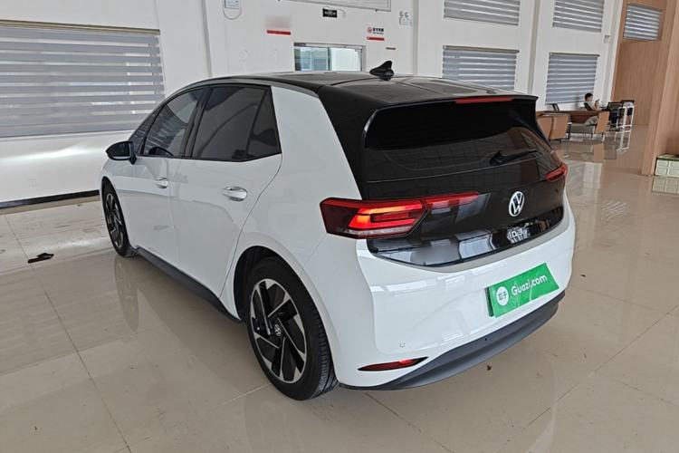 Used Volkswagen ID.3 2024 Pure & Smart Edition Rear Left 45 Deg