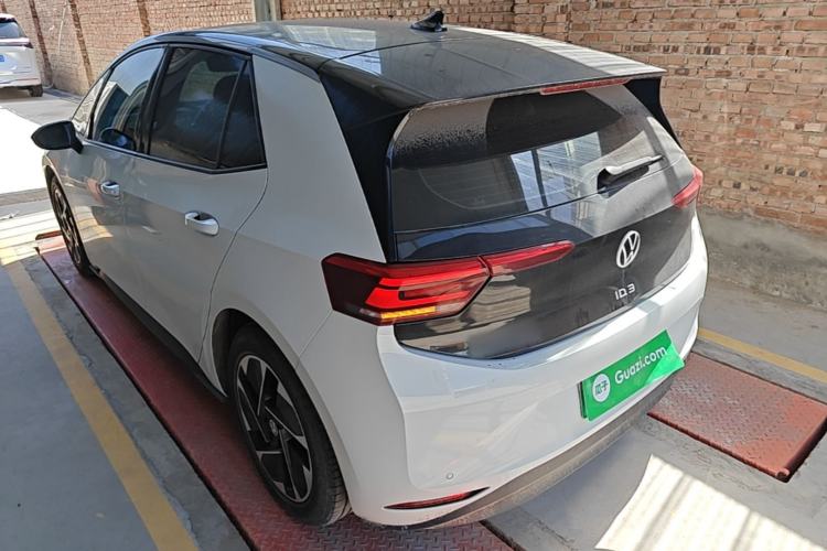 Used Volkswagen ID.3 2024 Pure & Smart Edition Rear Left 45 Deg