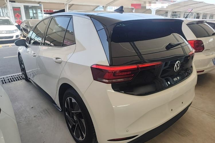 Used Volkswagen ID.3 2024 Outstanding Edition Rear Left 45 Deg