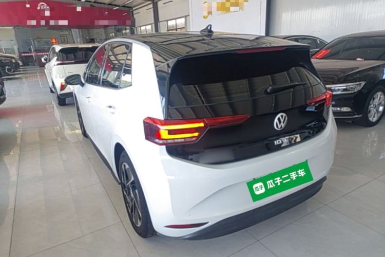 Used Volkswagen ID.3 2024 Outstanding Edition Rear Left 45 Deg