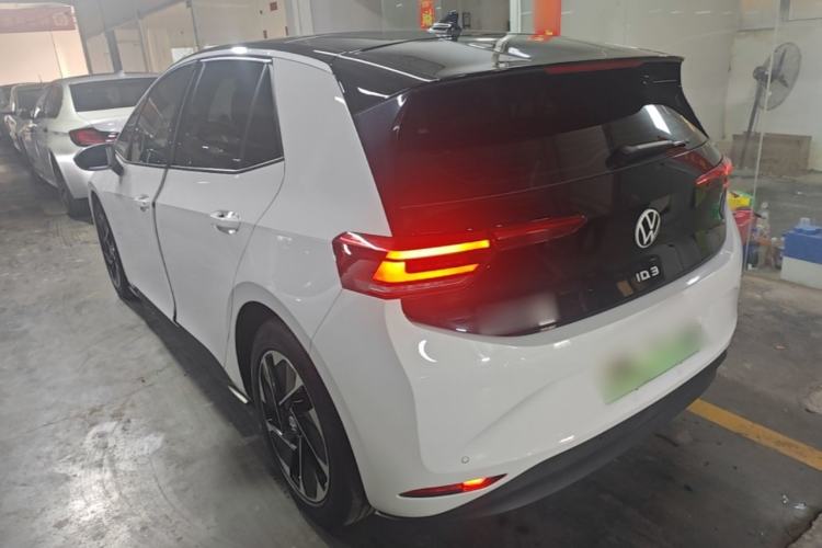 Used Volkswagen ID.3 2024 Outstanding Edition Rear Left 45 Deg