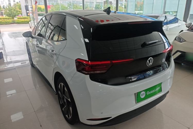 Used Volkswagen ID.3 2024 Outstanding Edition Rear Left 45 Deg