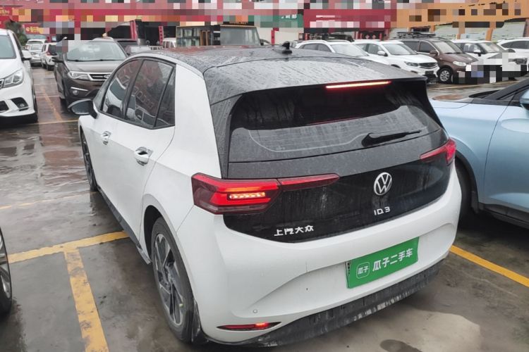 Used Volkswagen ID.3 2024 Outstanding Edition Rear Left 45 Deg