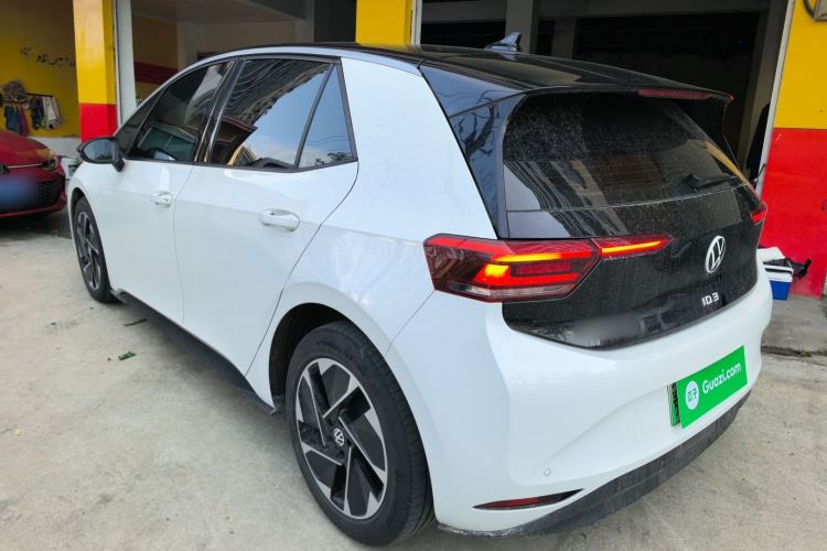 Used Volkswagen ID.3 2024 Pure & Smart Edition Rear Left 45 Deg