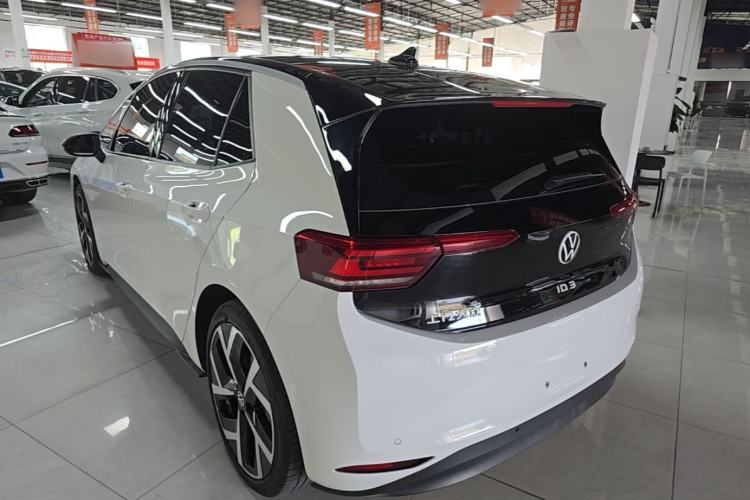 Used Volkswagen ID.3 2024 Outstanding Edition Rear Left 45 Deg