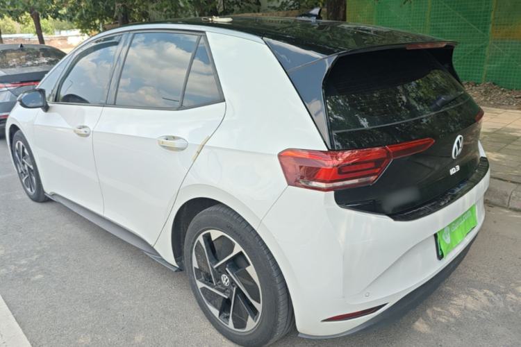 Used Volkswagen ID.3 2024 Outstanding Edition Rear Left 45 Deg