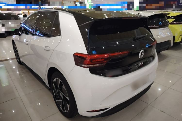 Used Volkswagen ID.3 2024 Outstanding Edition Rear Left 45 Deg