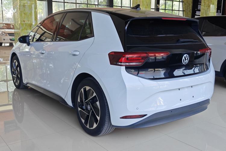Used Volkswagen ID.3 2024 Pure & Smart Edition Rear Left 45 Deg