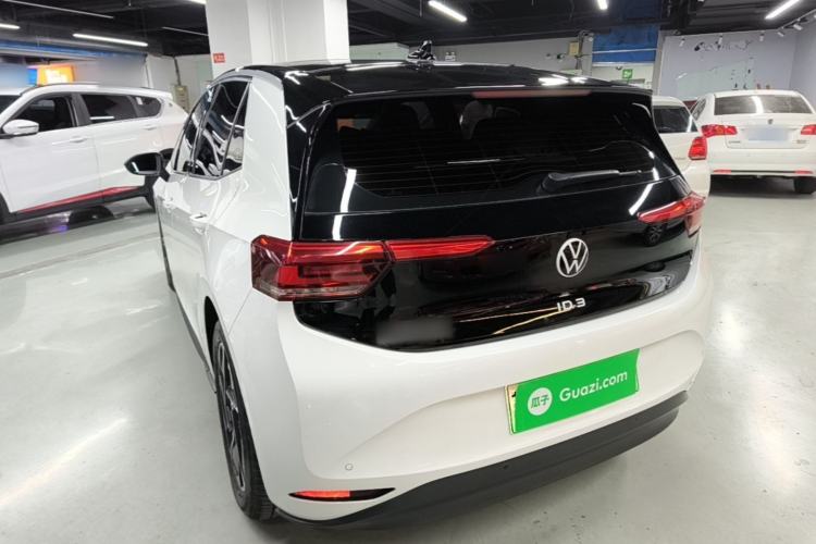 Used Volkswagen ID.3 2024 Outstanding Edition Rear Left 45 Deg