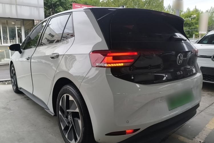Used Volkswagen ID.3 2024 Intelligent Edition Rear Left 45 Deg