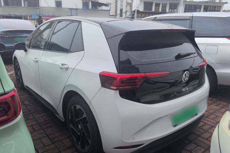 Used Volkswagen ID.3 2024 Pure & Smart Edition Rear Left 45 Deg