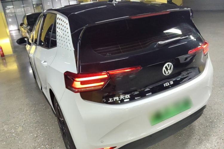 Used Volkswagen ID.3 2024 Outstanding Edition Rear Left 45 Deg