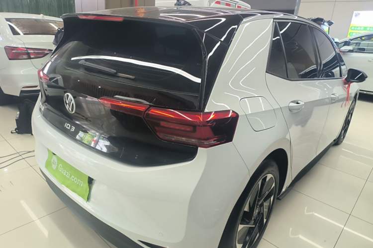 Used Volkswagen ID.3 2024 Pure & Smart Edition Rear Right 45 Deg