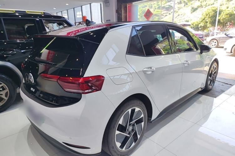 Used Volkswagen ID.3 2024 Pure & Smart Edition Rear Right 45 Deg