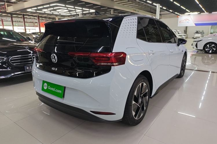Used Volkswagen ID.3 2024 Outstanding Edition Rear Right 45 Deg