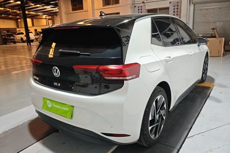 Used Volkswagen ID.3 2024 Pure & Smart Edition Rear Right 45 Deg