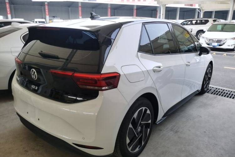 Used Volkswagen ID.3 2024 Outstanding Edition Rear Right 45 Deg