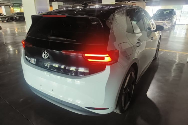 Used Volkswagen ID.3 2024 Pure & Smart Edition Rear Right 45 Deg