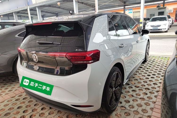 Used Volkswagen ID.3 2024 Pure & Smart Edition Rear Right 45 Deg