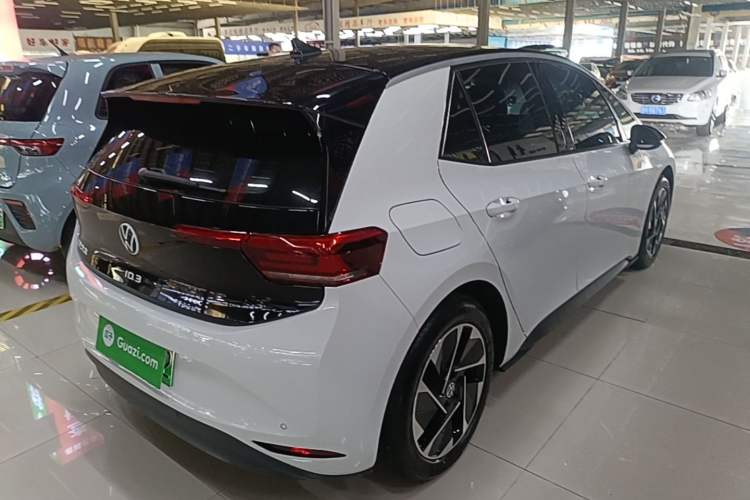 Used Volkswagen ID.3 2024 Pure & Smart Edition Rear Right 45 Deg