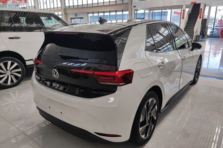 Used Volkswagen ID.3 2024 Outstanding Edition Rear Right 45 Deg