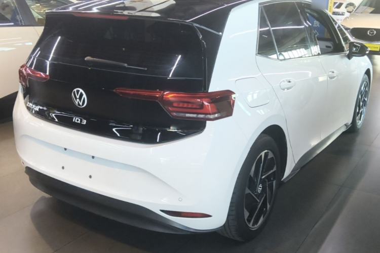 Used Volkswagen ID.3 2024 Pure & Smart Edition Rear Right 45 Deg
