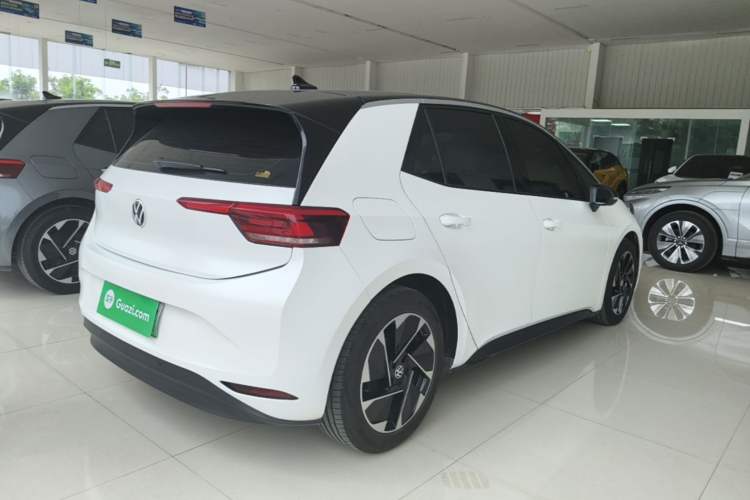 Used Volkswagen ID.3 2024 Outstanding Edition Rear Right 45 Deg