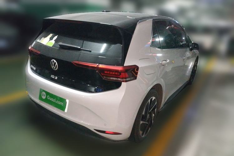 Used Volkswagen ID.3 2024 Pure & Smart Edition Rear Right 45 Deg