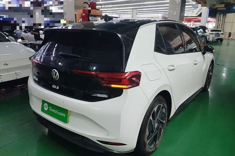 Used Volkswagen ID.3 2024 Pure & Smart Edition Rear Right 45 Deg