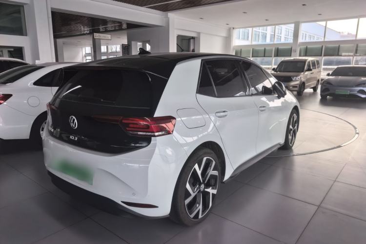 Used Volkswagen ID.3 2024 Outstanding Edition Rear Right 45 Deg