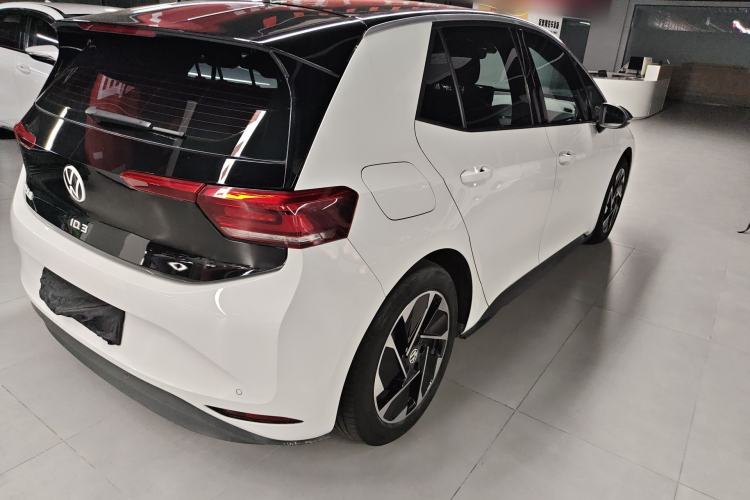 Used Volkswagen ID.3 2024 Pure & Smart Edition Rear Right 45 Deg