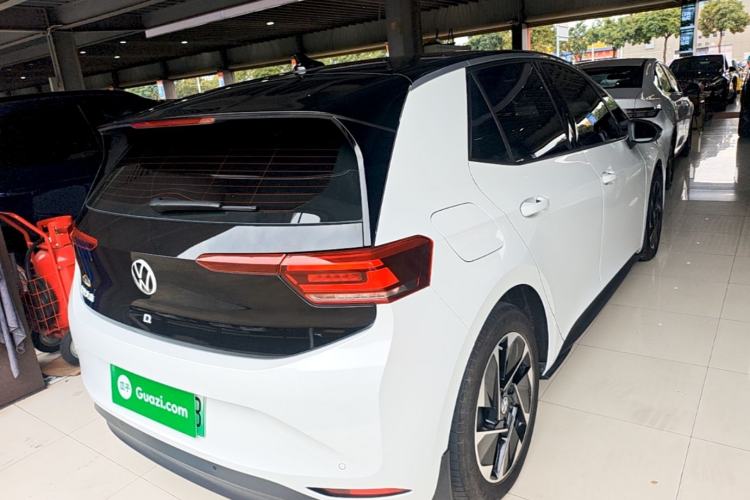 Used Volkswagen ID.3 2024 Pure & Smart Edition Rear Right 45 Deg