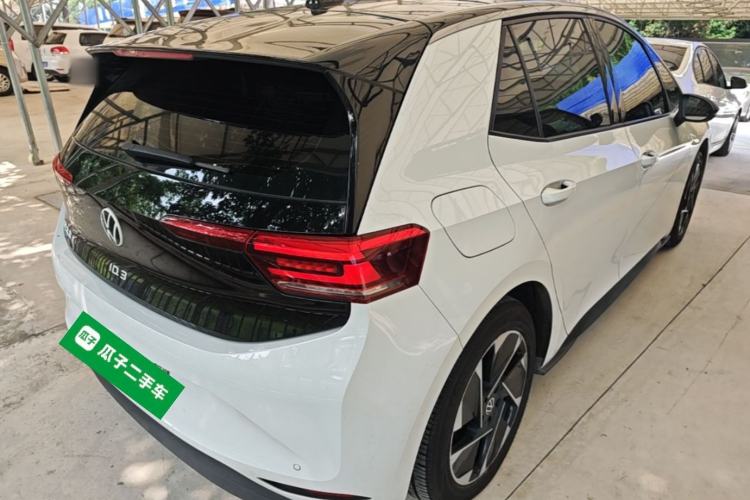 Used Volkswagen ID.3 2024 Outstanding Edition Rear Right 45 Deg