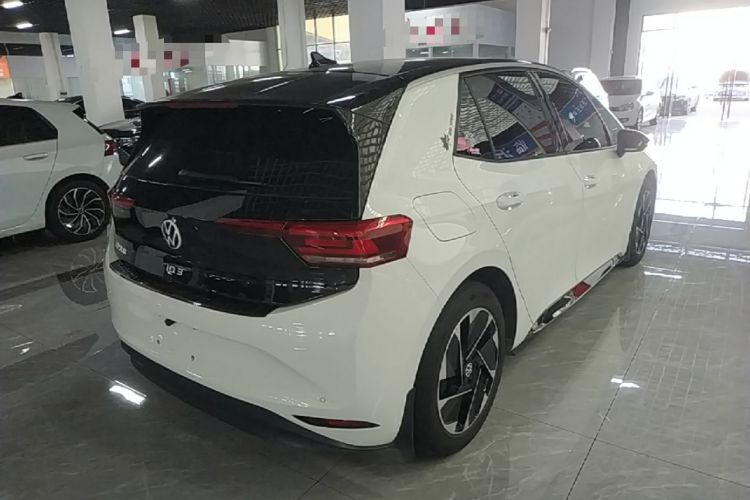 Used Volkswagen ID.3 2024 Pure & Smart Edition Rear Right 45 Deg