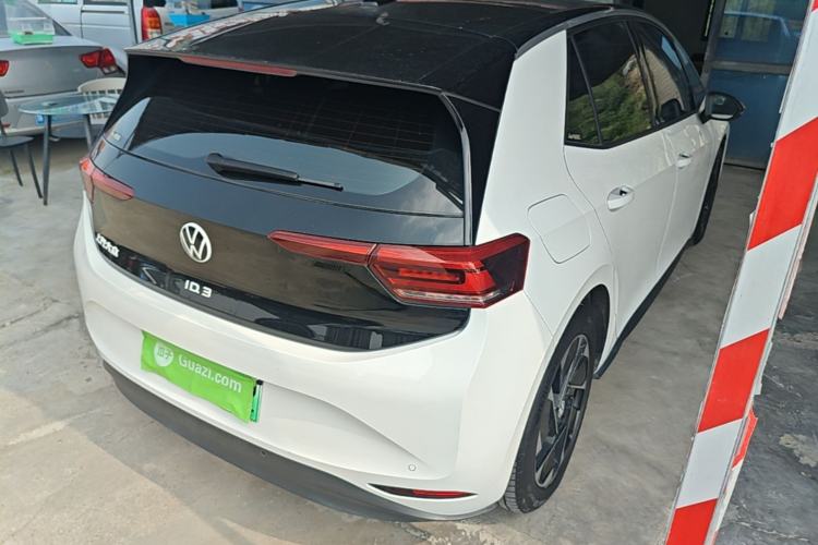 Used Volkswagen ID.3 2024 Outstanding Edition Rear Right 45 Deg