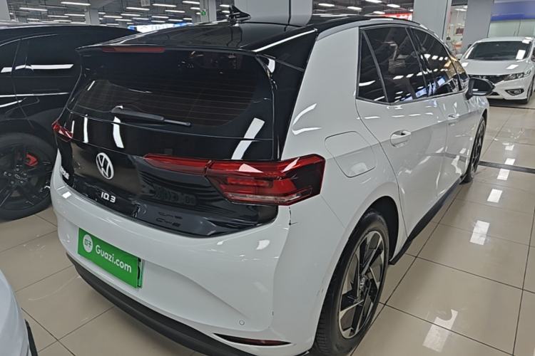 Used Volkswagen ID.3 2024 Pure & Smart Edition Rear Right 45 Deg