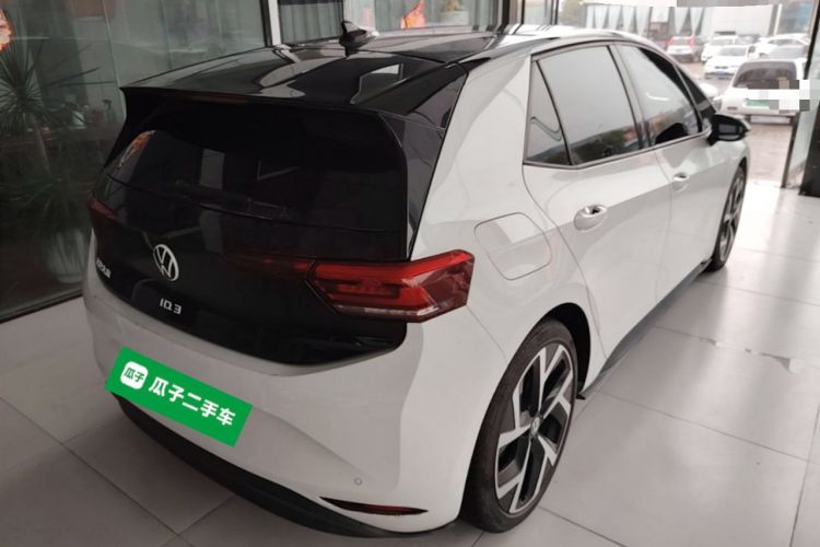 Used Volkswagen ID.3 2024 Pure & Smart Edition Rear Right 45 Deg