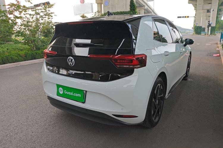 Used Volkswagen ID.3 2024 Outstanding Edition Rear Right 45 Deg