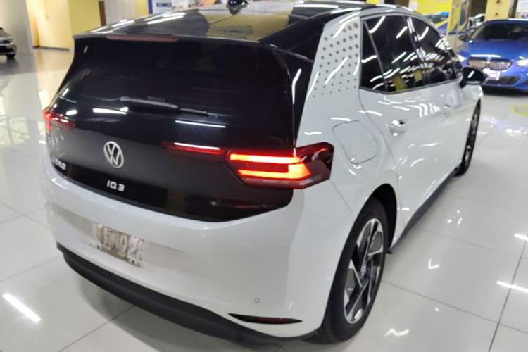 Used Volkswagen ID.3 2024 Outstanding Edition Rear Right 45 Deg