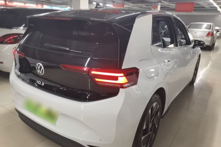 Used Volkswagen ID.3 2024 Pure & Smart Edition Rear Right 45 Deg