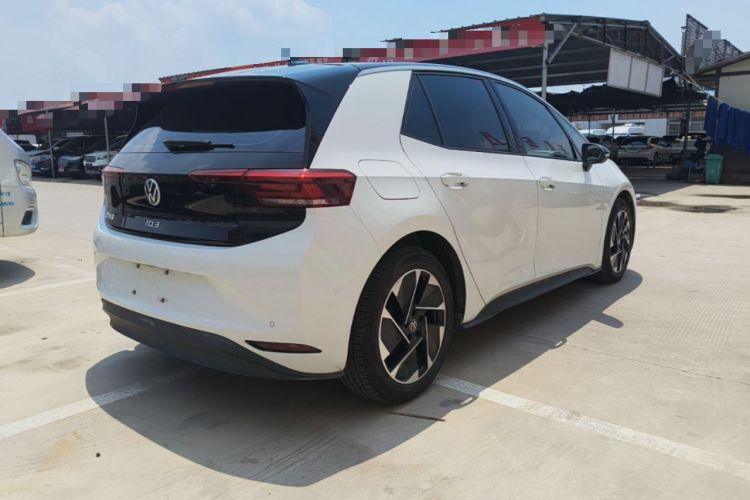 Used Volkswagen ID.3 2024 Pure & Smart Edition Rear Right 45 Deg