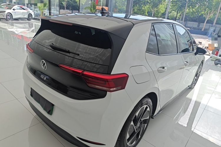 Used Volkswagen ID.3 2024 Outstanding Edition Rear Right 45 Deg