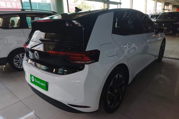 Used Volkswagen ID.3 2024 Intelligent Edition Rear Right 45 Deg