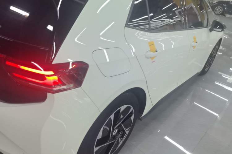 Used Volkswagen ID.3 2024 Pure & Smart Edition Rear Right 45 Deg