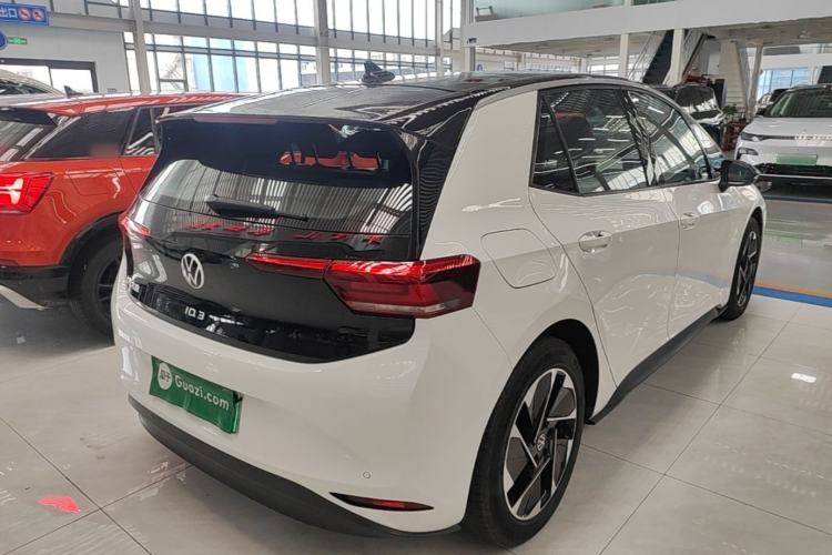 Used Volkswagen ID.3 2024 Outstanding Edition Rear Right 45 Deg